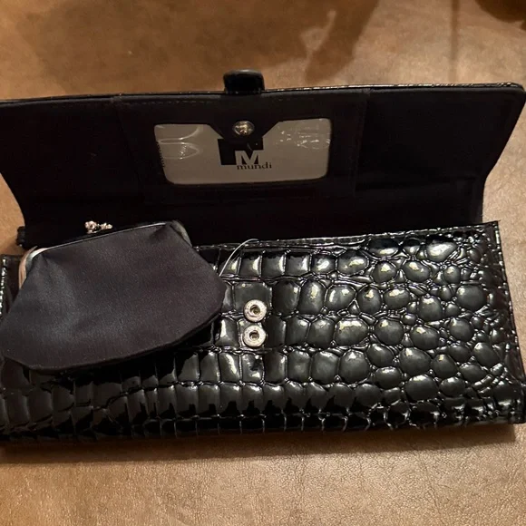 Elegant Black Crocodile-Embossed Women's Clutch - Picture 3 of 4